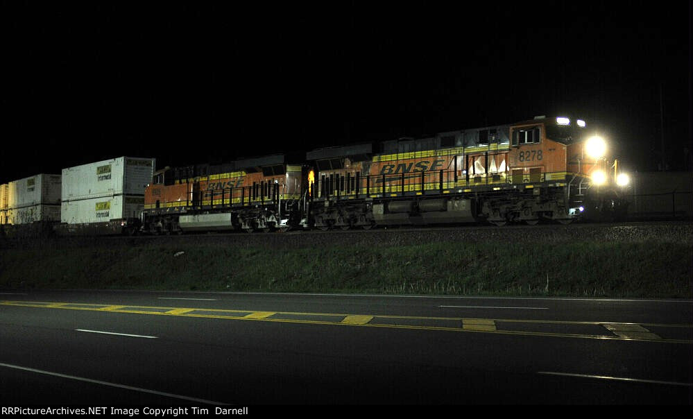 BNSF 8278 leading 264